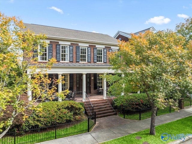 view of front of house featuring covered porch