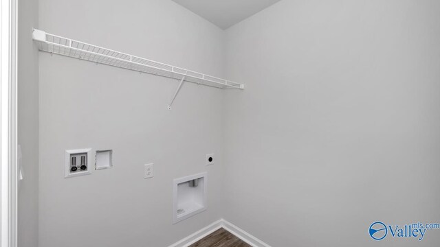 kitchen with a center island with sink, stainless steel appliances, sink, and white cabinets