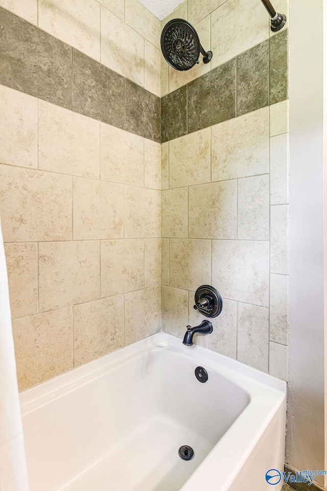 3392 Williams St, Hokes Bluff, AL 35903 - full bath with shower / washtub combination
