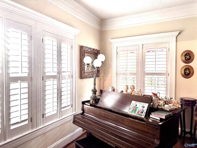 102 Jackson St, Albertville, AL 35950 - detailed view of ornamental molding and baseboards