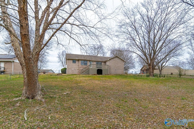 exterior space featuring a lawn