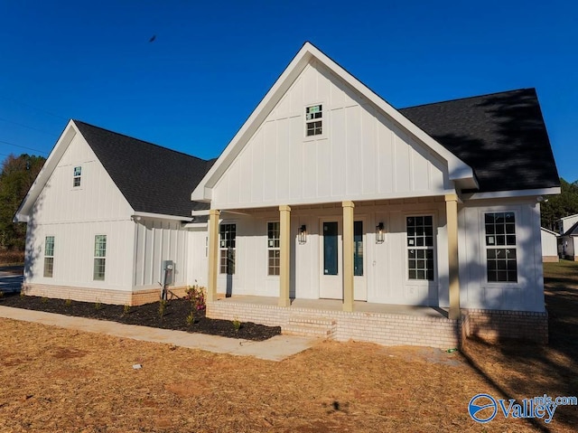 view of front of home featuring covered porch