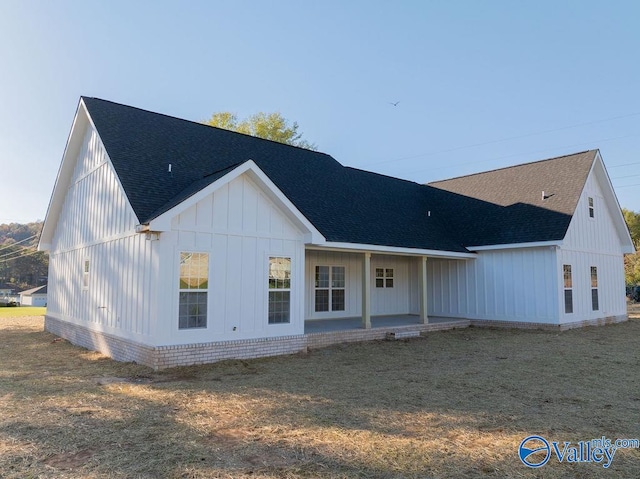 exterior space featuring a front lawn