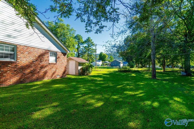 148 Maple Blvd, Gurley, AL 35748 - view of yard featuring a shed