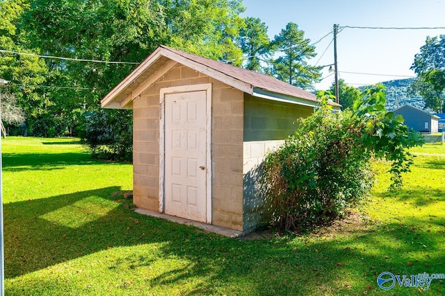 148 Maple Blvd, Gurley, AL 35748 - view of outdoor structure with a yard