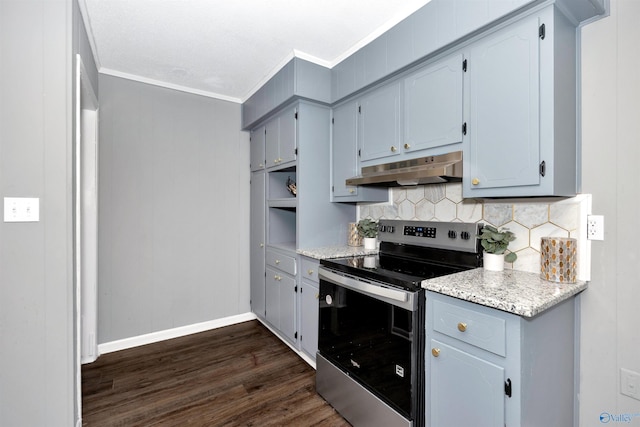 1007 Honeysuckle Ln SW, Decatur, AL 35601 - kitchen featuring stainless steel electric range oven, under cabinet range hood, backsplash, dark wood-style floors, and ornamental molding