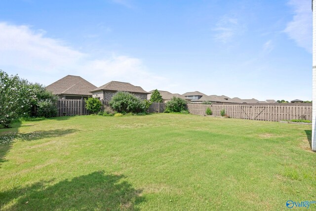 24673 Beacon Cir, Athens, AL 35613 - view of yard