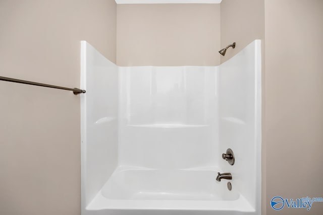 bathroom featuring shower / tub combination