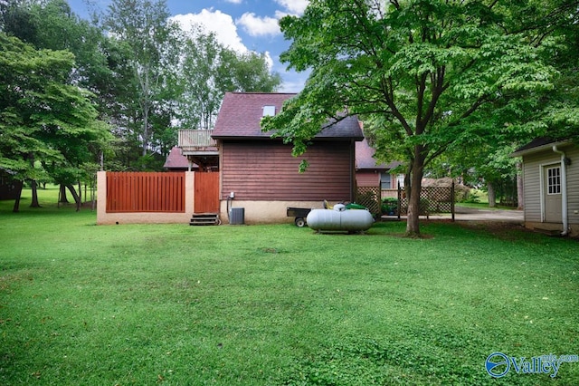 156 San Leonardo Way, Huntsville, AL 35811 - view of grassy yard