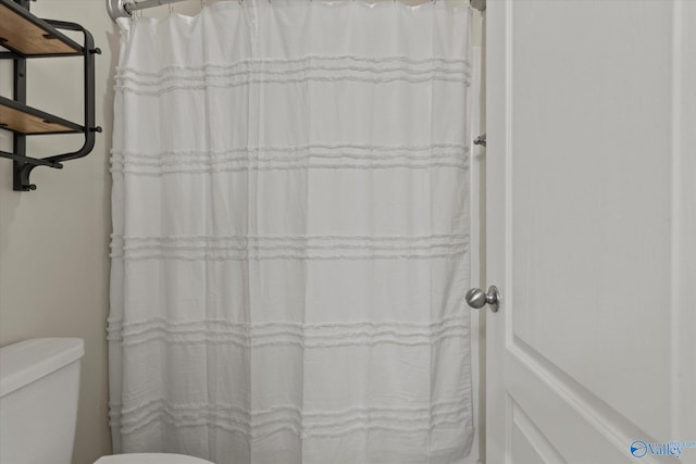 2201 Martinwood Ln SW, Decatur, AL 35603 - full bath with toilet