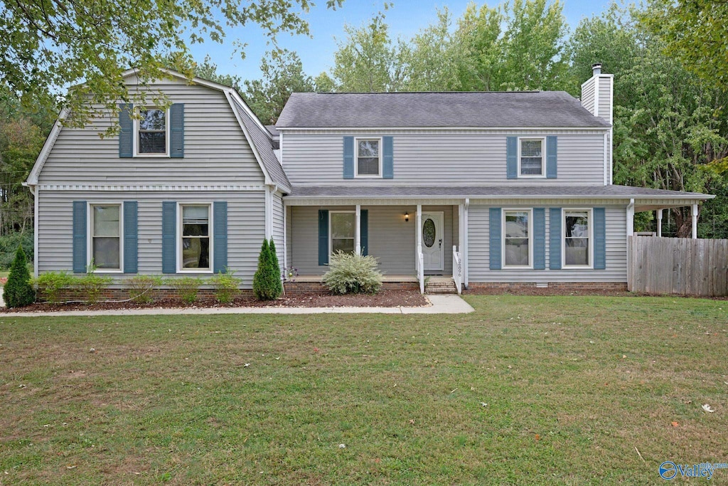 view of front property featuring a front lawn