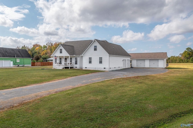 view of front of home featuring a porch and a front lawn