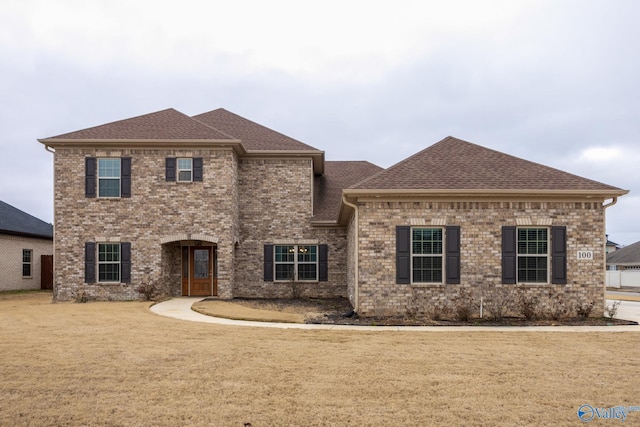 view of front of house featuring a front yard