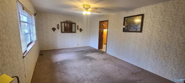 empty room featuring ceiling fan