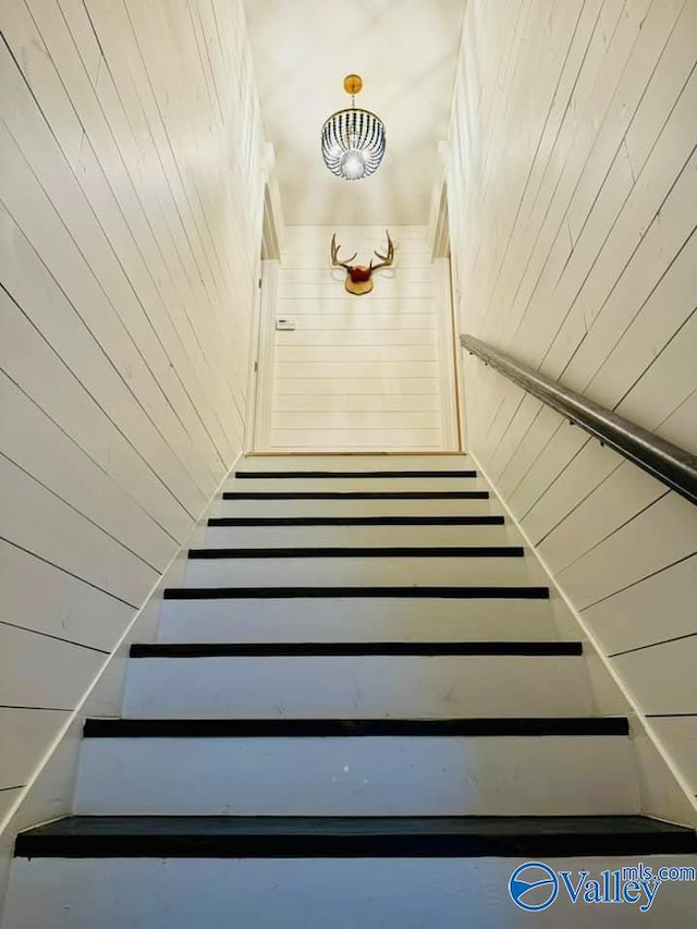 620 County Road 40, Centre, AL 35960 - view of staircase