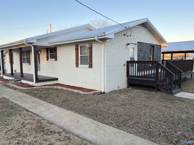 view of front of house with covered porch