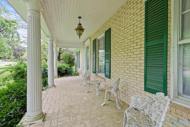 view of patio / terrace with covered porch