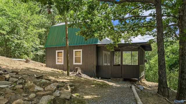 view of outbuilding