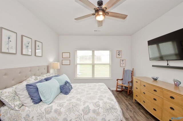 14267 Leadenhall Ln, Athens, AL 35613 - bedroom with wood finished floors and a ceiling fan