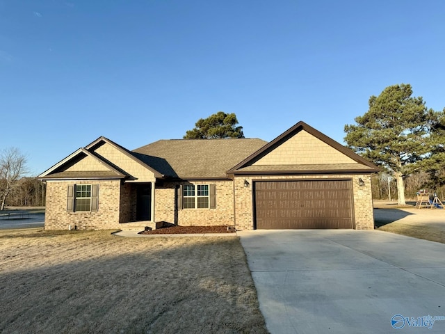 view of front facade featuring a garage