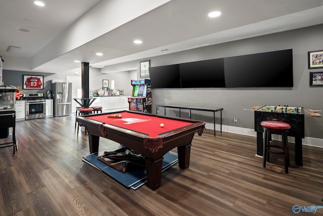 rec room with recessed lighting, billiards, a bar, and dark wood-style flooring