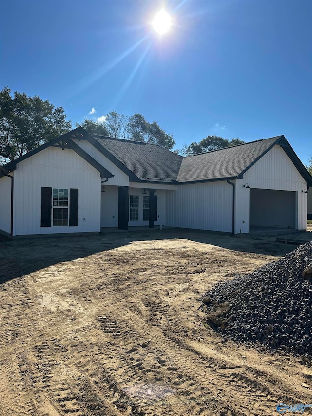 view of front of house featuring a garage