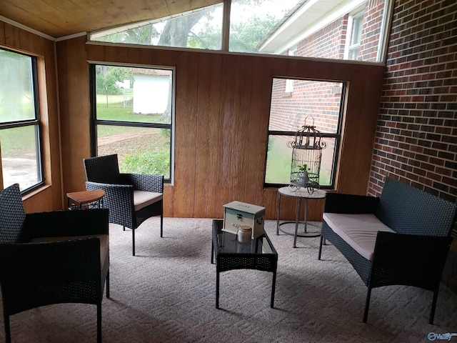 sunroom with vaulted ceiling