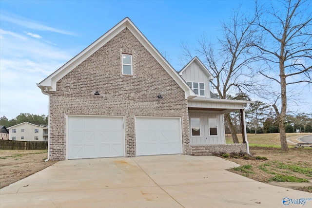 view of front facade featuring a garage