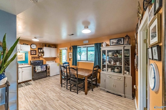 2122 Fernbrook Dr NE, Huntsville, AL 35811 - dining room featuring light wood-type flooring