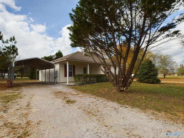 view of front facade featuring a carport