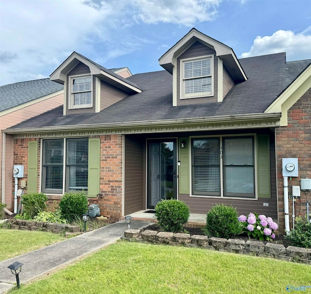 view of front of house with a front yard