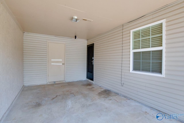 2404 Yorkshire Cir SW, Huntsville, AL 35803 - entrance to property featuring a patio