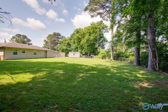 2404 Yorkshire Cir SW, Huntsville, AL 35803 - view of yard