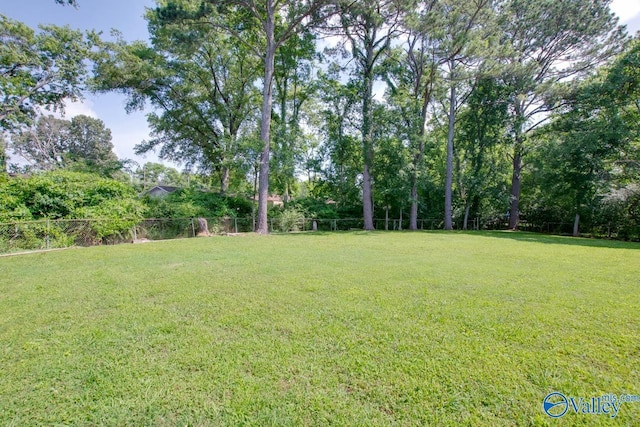 2404 Yorkshire Cir SW, Huntsville, AL 35803 - view of yard