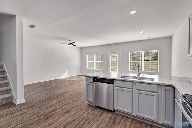 6208 Taramore Ln, Huntsville, AL 35806 - kitchen featuring visible vents, open floor plan, gray cabinets, stainless steel appliances, and a sink
