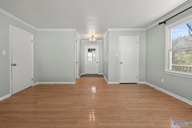 839 Bow Range Rd, Guntersville, AL 35976 - foyer featuring crown molding, baseboards, and light wood finished floors
