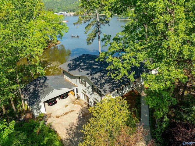 bird's eye view featuring a water view