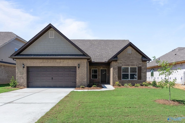 craftsman inspired home with a front lawn and a garage