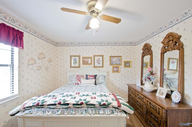 bedroom featuring ceiling fan