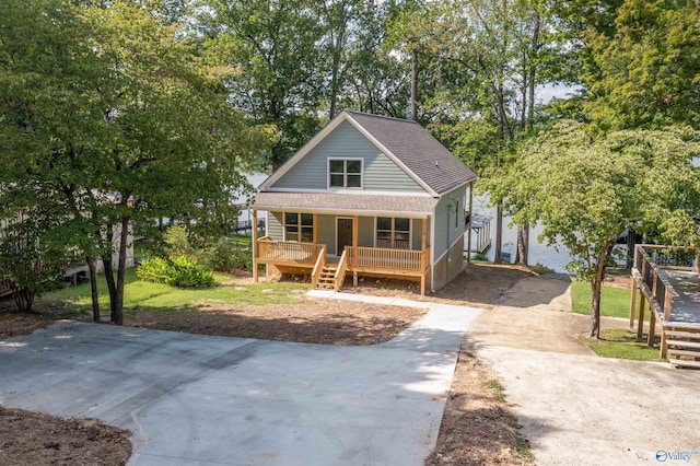 view of front of house featuring a porch