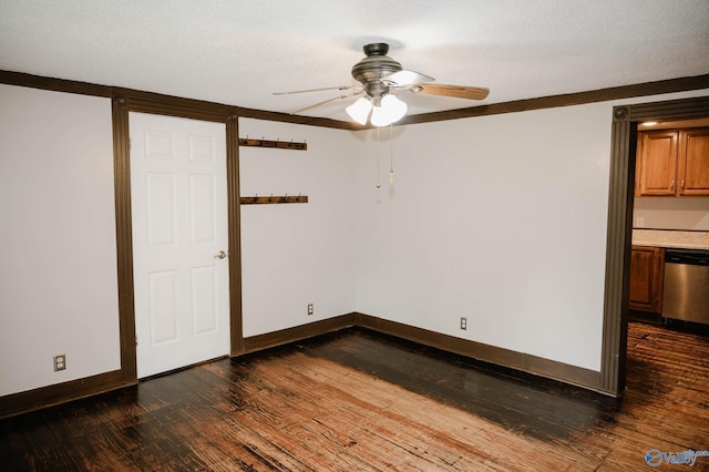 509 2nd Ave SW, Arab, AL 35016 - unfurnished room with ceiling fan and dark wood-style floors