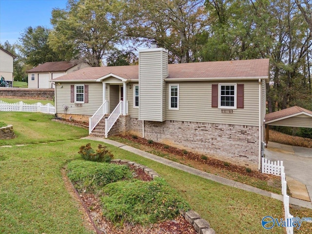 view of front of home with a front lawn