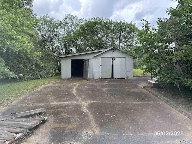 2494 Hines St S, Athens, AL 35611 - view of shed