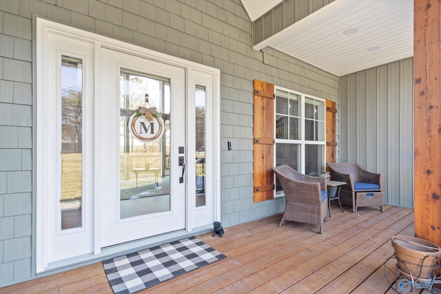 entrance to property with covered porch