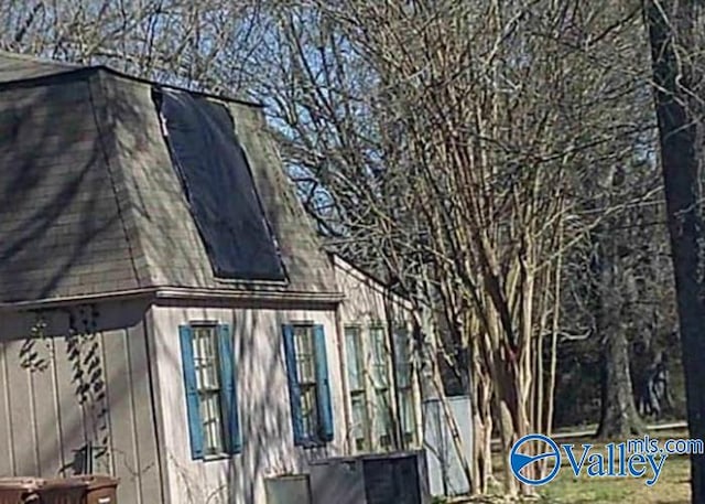 view of side of property