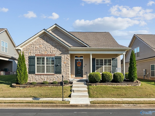 view of front of home featuring a front yard