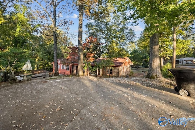 view of front of property