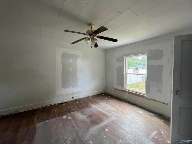 unfurnished room with wood-type flooring and ceiling fan