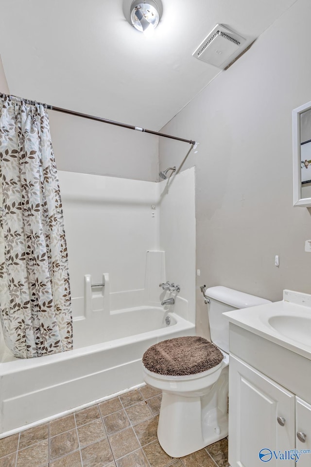 3104 Sandlin Rd SW, Decatur, AL 35603 - bathroom featuring shower / tub combo with curtain, toilet, and vanity