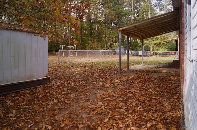 view of yard with a shed